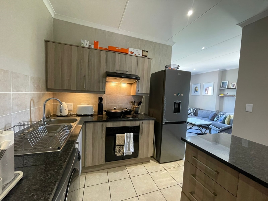 2 Bedroom Property for Sale in Wilgeheuwel Gauteng