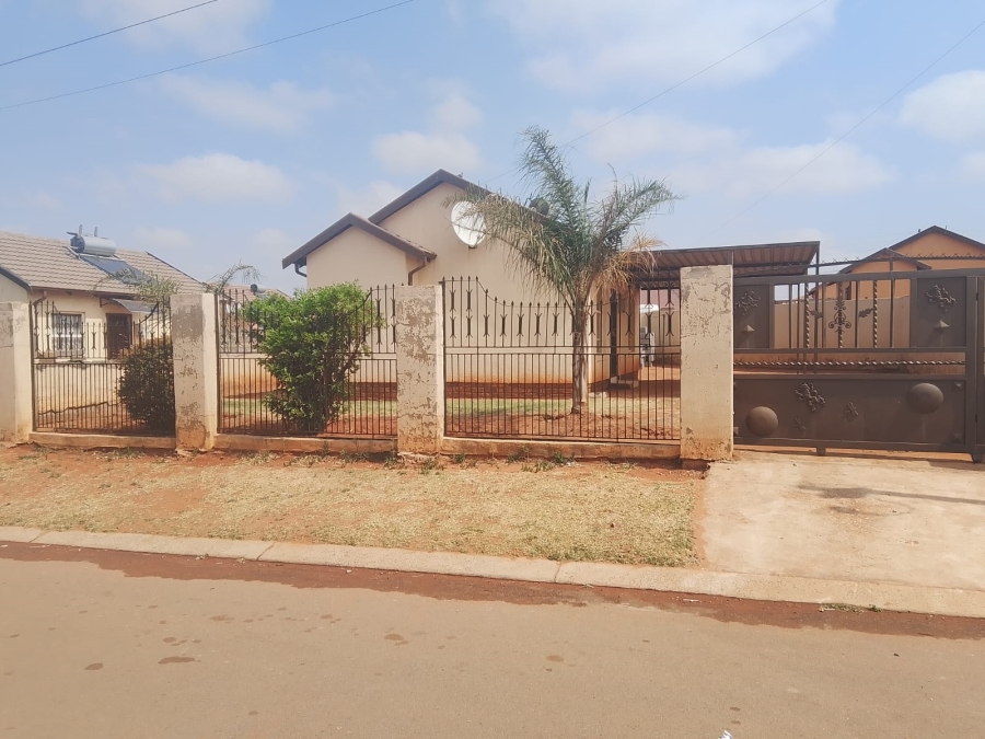 2 Bedroom Property for Sale in Bram Fischerville Gauteng
