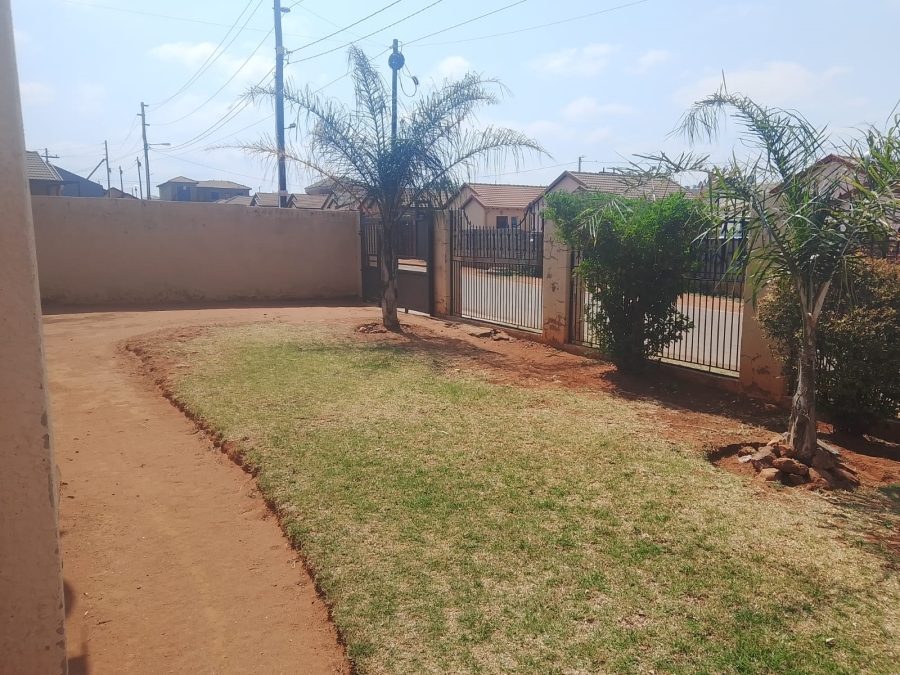 2 Bedroom Property for Sale in Bram Fischerville Gauteng