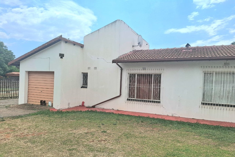 3 Bedroom Property for Sale in Westonaria Gauteng