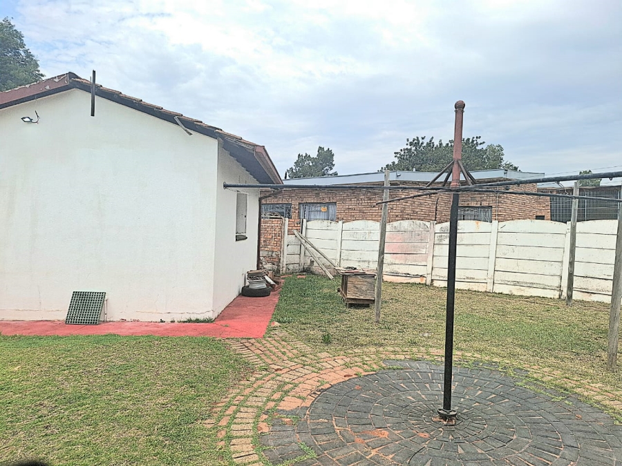 3 Bedroom Property for Sale in Westonaria Gauteng