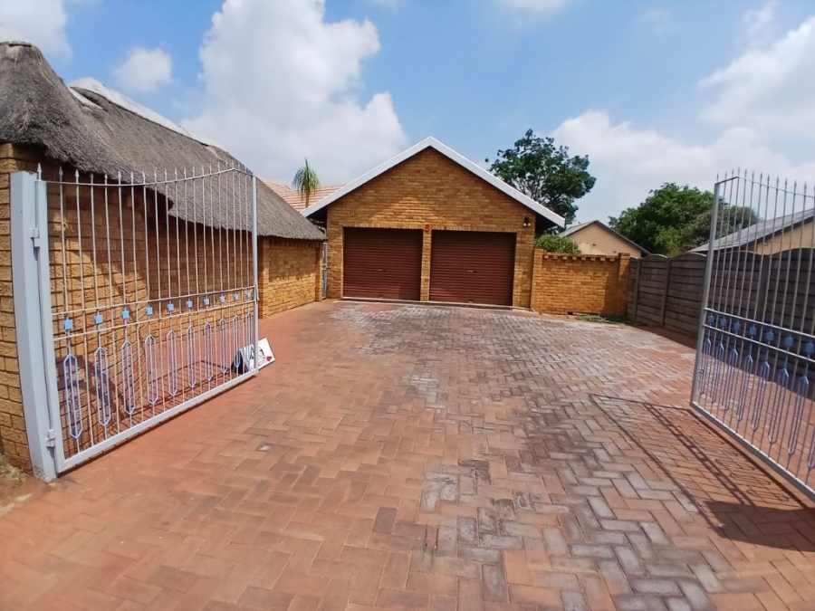 3 Bedroom Property for Sale in Elspark Gauteng