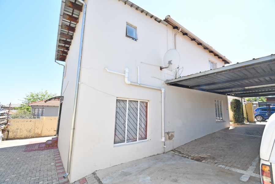 7 Bedroom Property for Sale in Cosmo City Gauteng