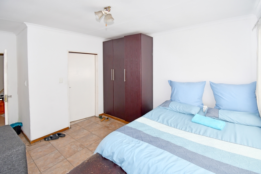 7 Bedroom Property for Sale in Cosmo City Gauteng