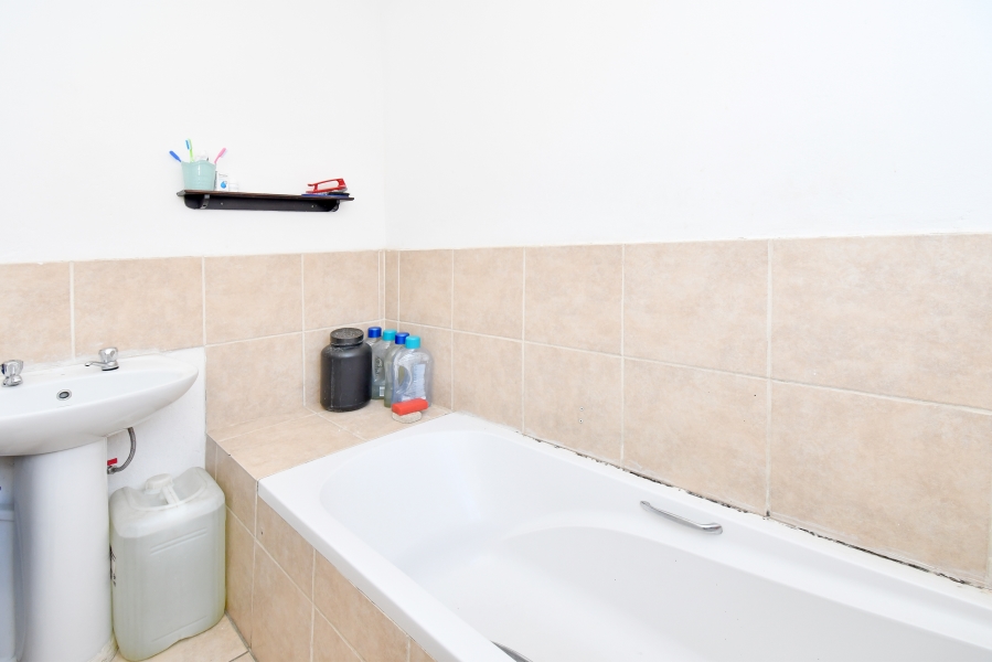 7 Bedroom Property for Sale in Cosmo City Gauteng