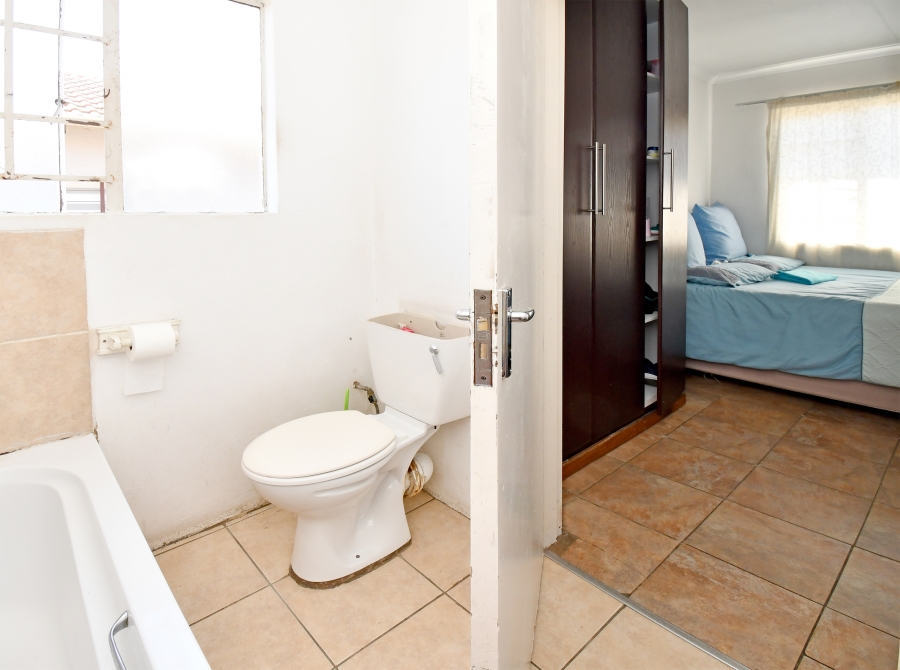 7 Bedroom Property for Sale in Cosmo City Gauteng