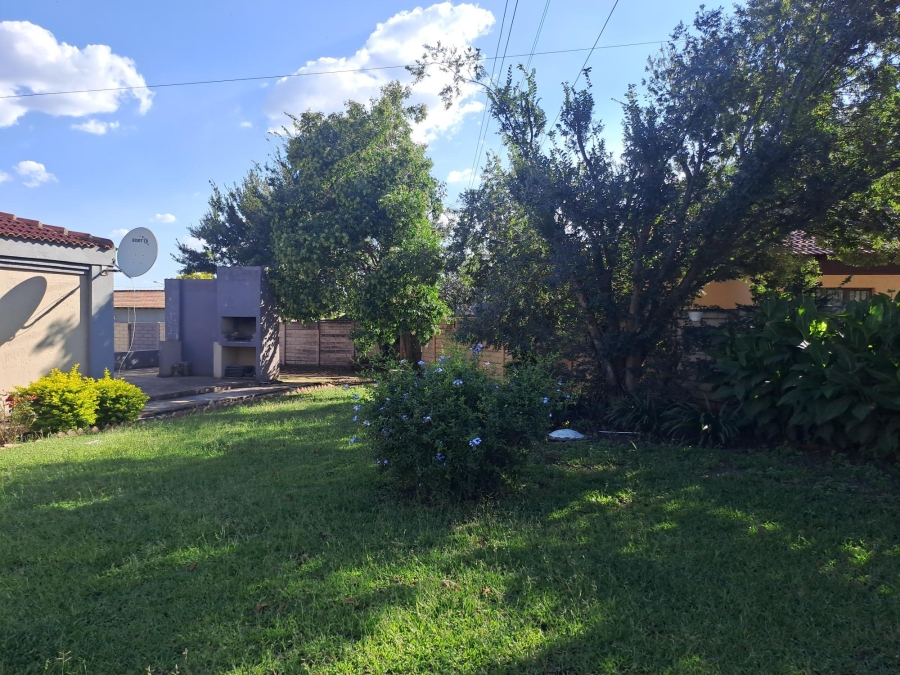 To Let 3 Bedroom Property for Rent in Dersley Gauteng