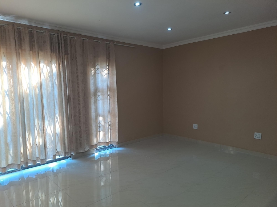 To Let 3 Bedroom Property for Rent in Dersley Gauteng