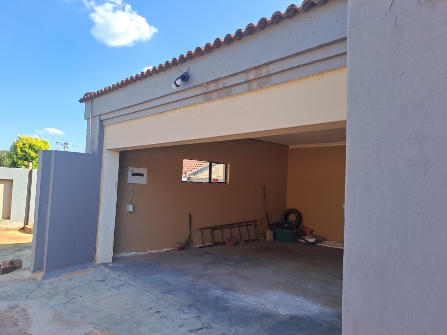 To Let 3 Bedroom Property for Rent in Dersley Gauteng