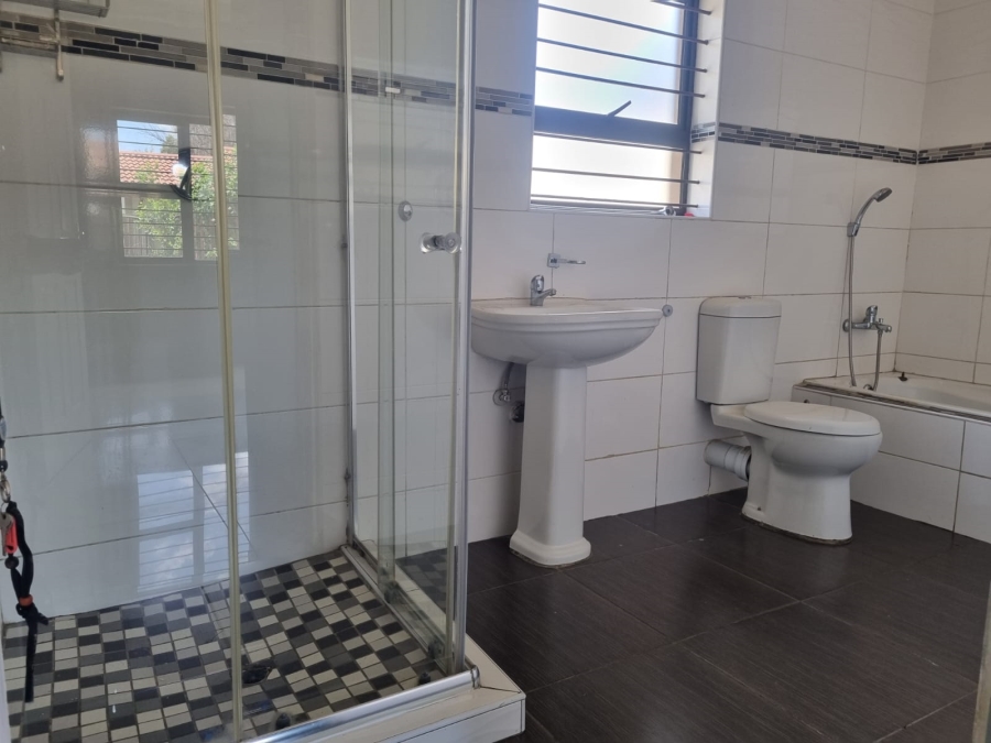 3 Bedroom Property for Sale in Albertsdal Gauteng