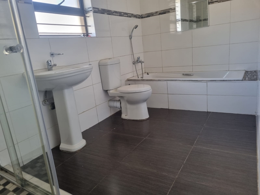 3 Bedroom Property for Sale in Albertsdal Gauteng