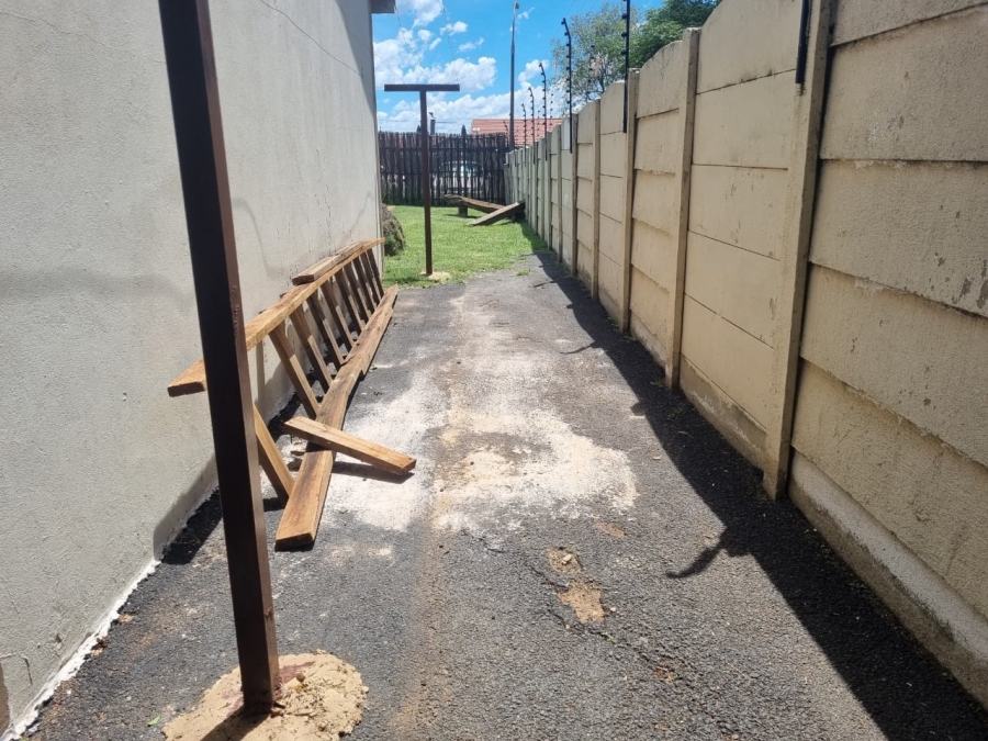 3 Bedroom Property for Sale in Albertsdal Gauteng