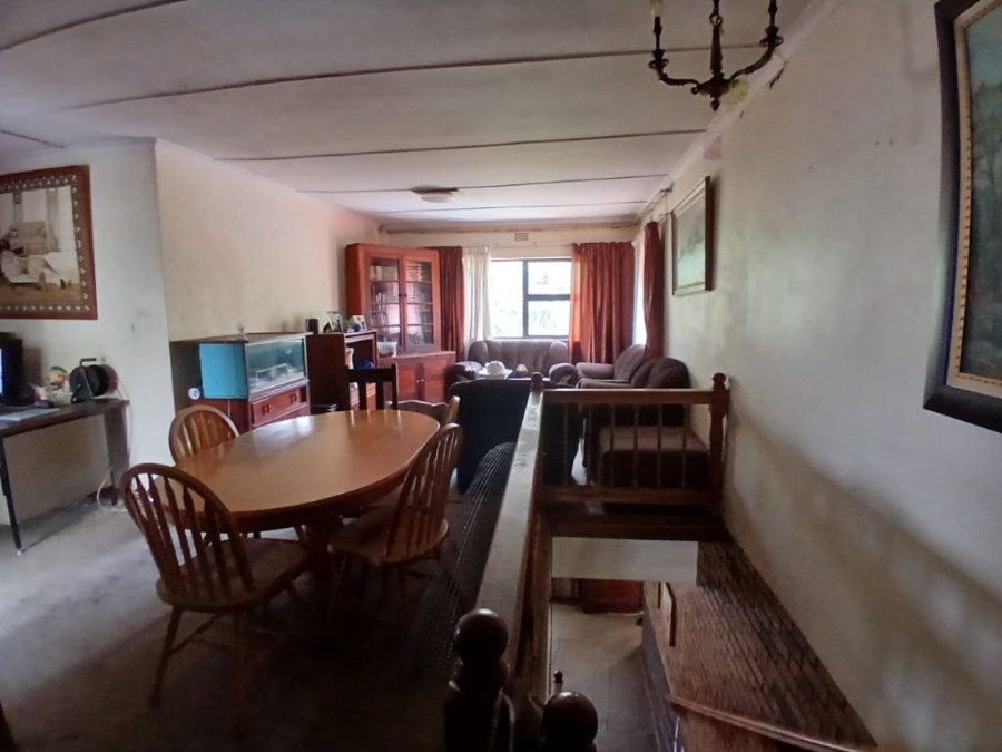 8 Bedroom Property for Sale in Parkhill Gardens Gauteng