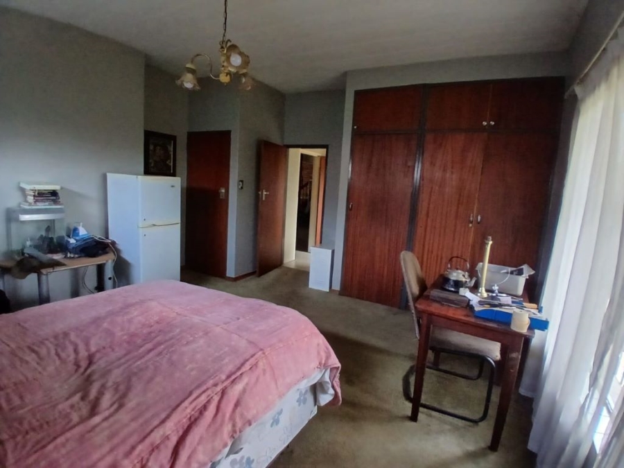 8 Bedroom Property for Sale in Parkhill Gardens Gauteng