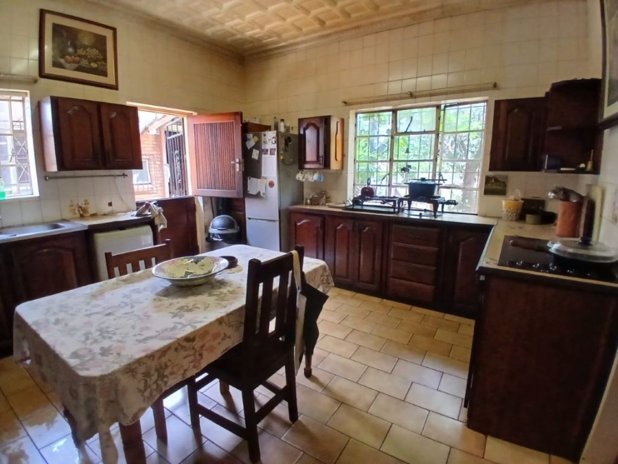 8 Bedroom Property for Sale in Parkhill Gardens Gauteng