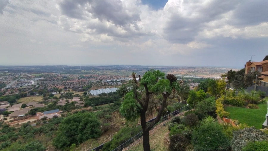 3 Bedroom Property for Sale in Wilro Park Gauteng