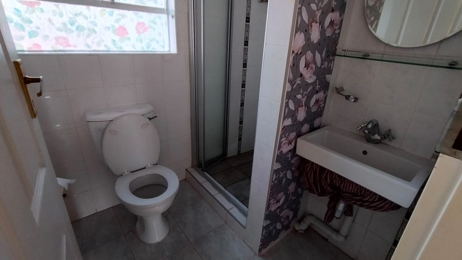 3 Bedroom Property for Sale in Wilro Park Gauteng