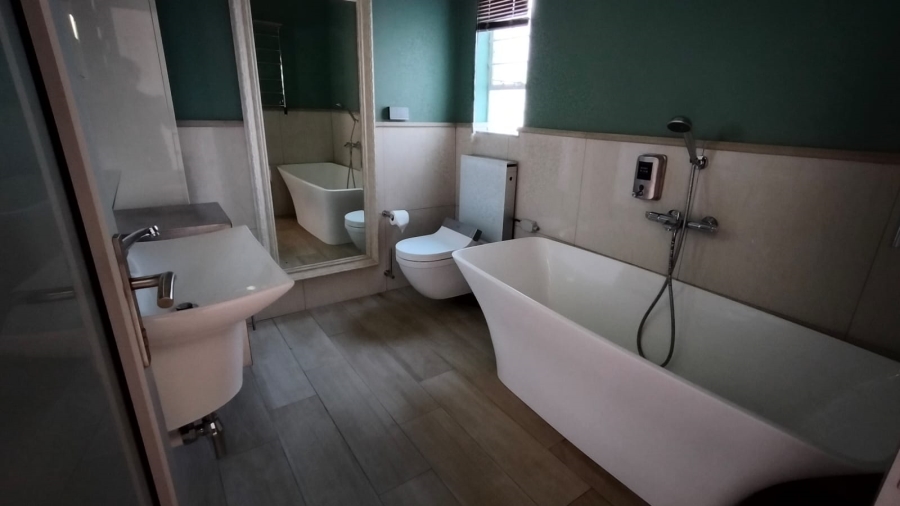 3 Bedroom Property for Sale in Wilro Park Gauteng