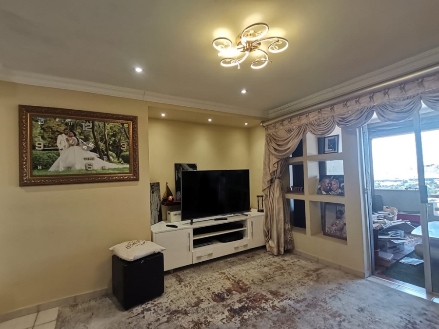 3 Bedroom Property for Sale in Oakdene Gauteng
