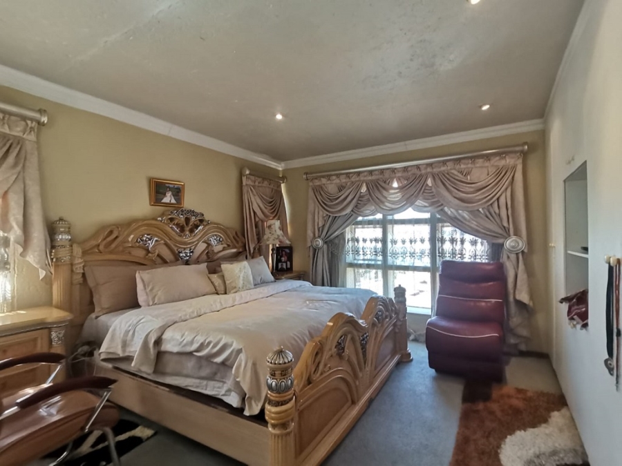 3 Bedroom Property for Sale in Oakdene Gauteng