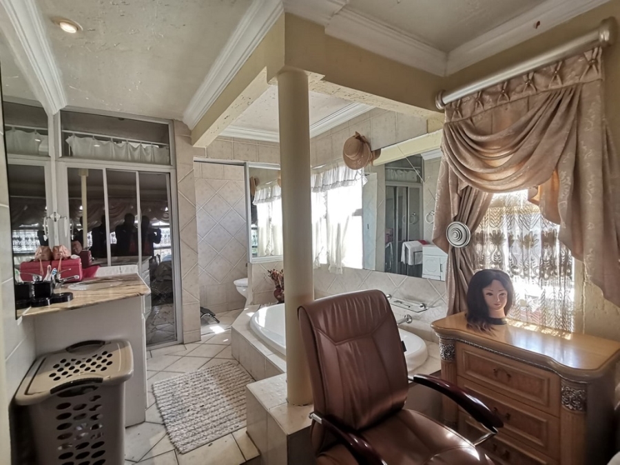 3 Bedroom Property for Sale in Oakdene Gauteng