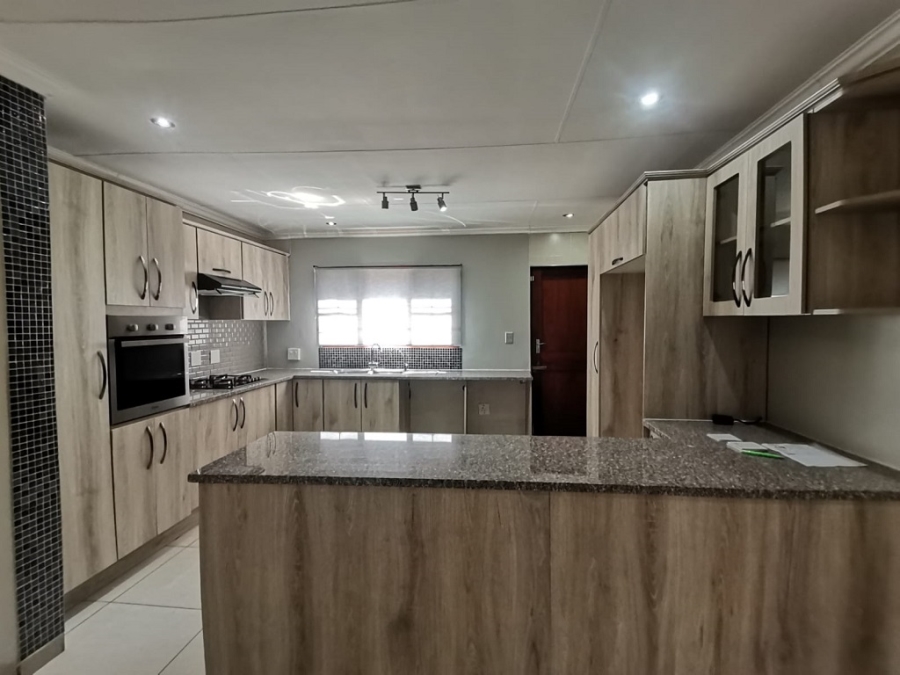 3 Bedroom Property for Sale in Bassonia Gauteng