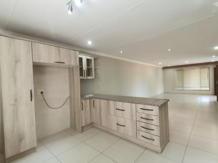 3 Bedroom Property for Sale in Bassonia Gauteng
