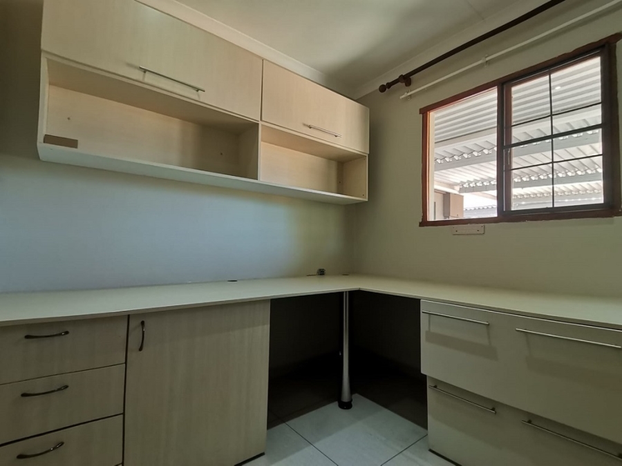 3 Bedroom Property for Sale in Bassonia Gauteng