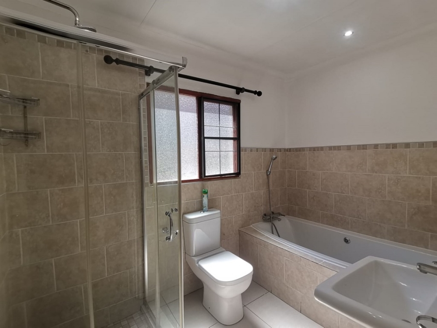 3 Bedroom Property for Sale in Bassonia Gauteng