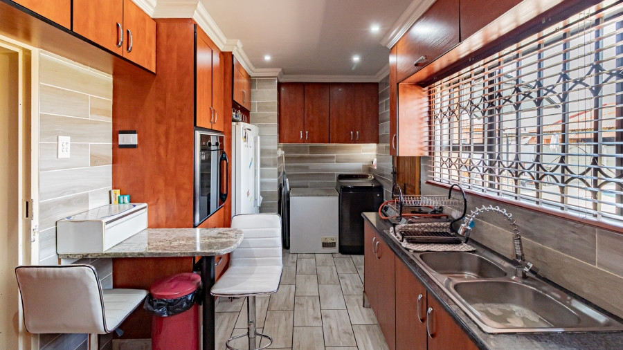 3 Bedroom Property for Sale in Leondale Gauteng