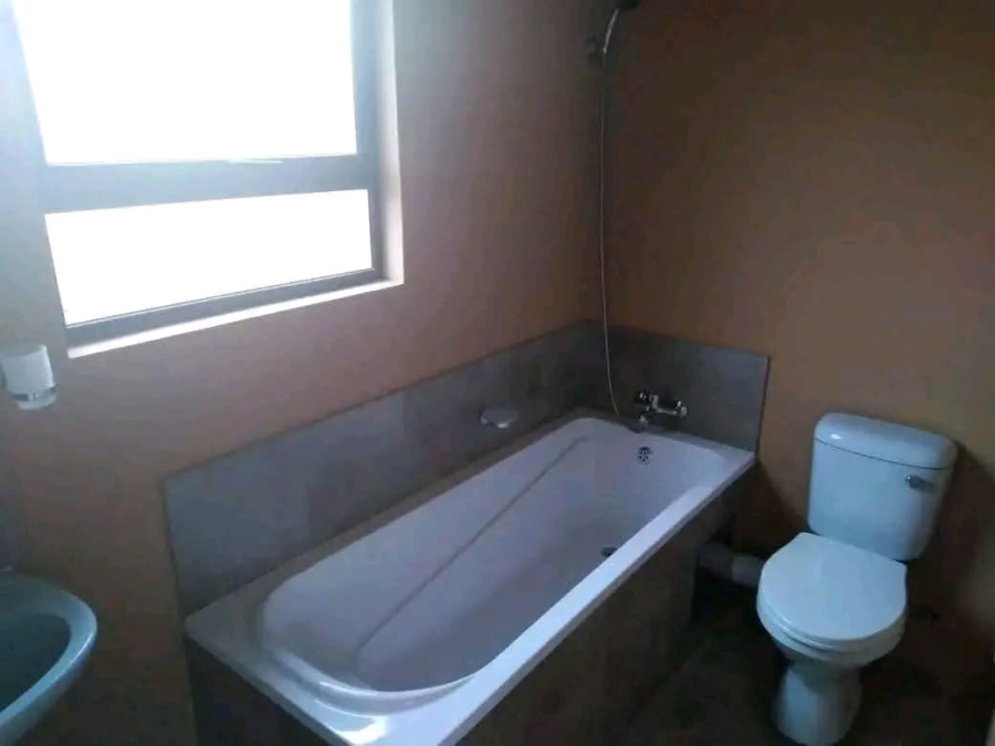 2 Bedroom Property for Sale in Mohlakeng Gauteng