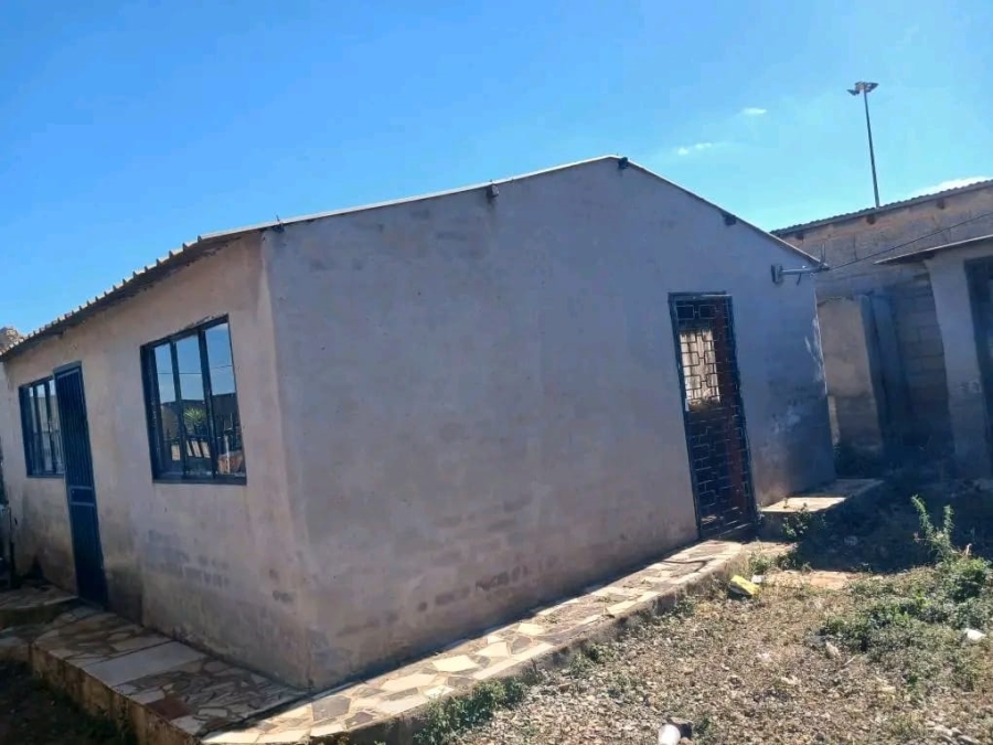 2 Bedroom Property for Sale in Mohlakeng Gauteng