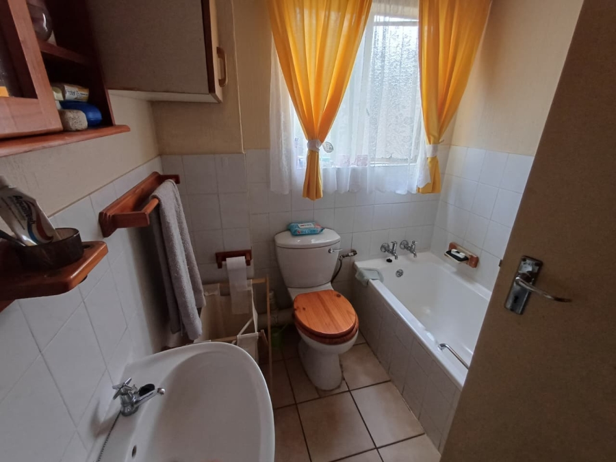 2 Bedroom Property for Sale in Horison Gauteng