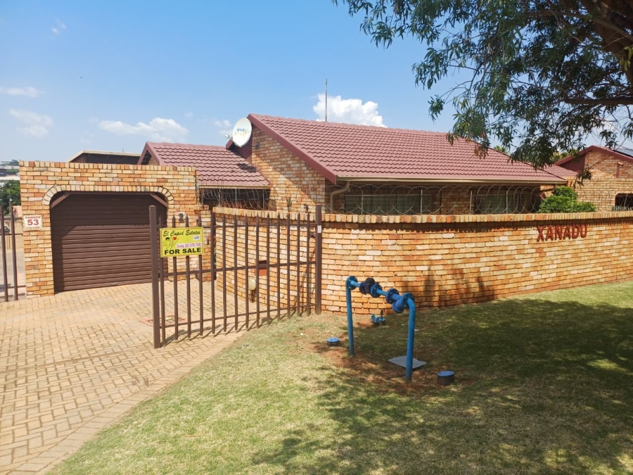 2 Bedroom Property for Sale in Krugersdorp North Gauteng