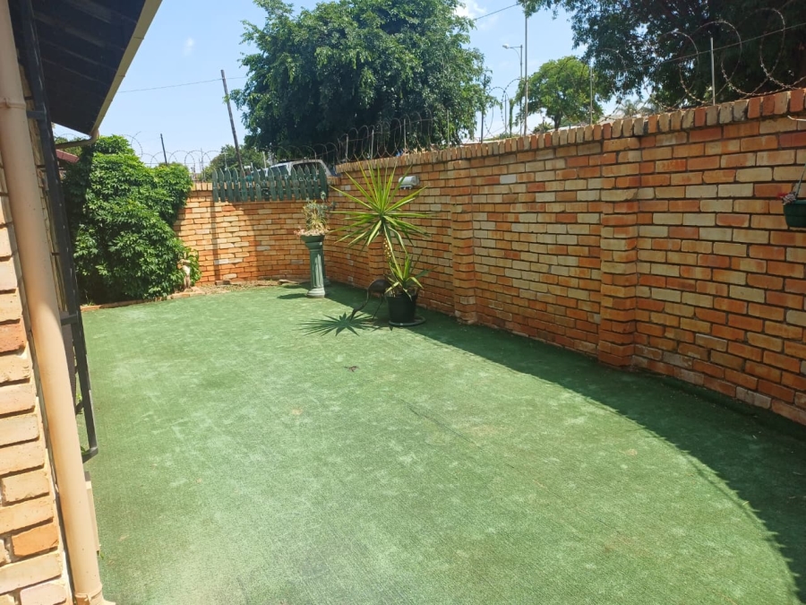 2 Bedroom Property for Sale in Krugersdorp North Gauteng