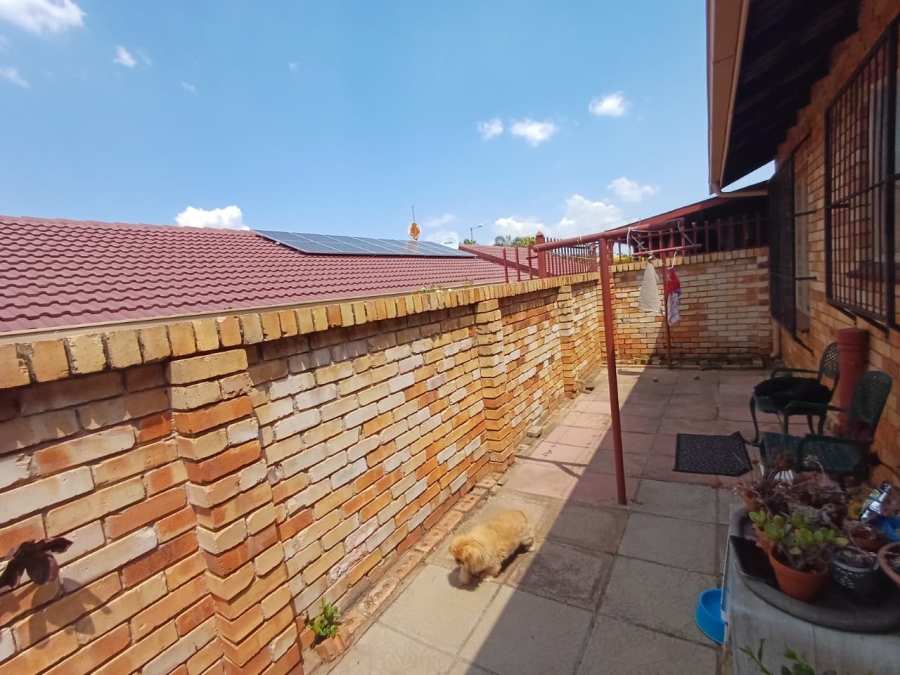 2 Bedroom Property for Sale in Krugersdorp North Gauteng