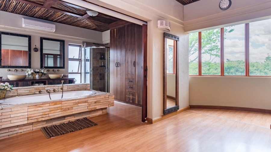 5 Bedroom Property for Sale in Featherbrooke Estate Gauteng