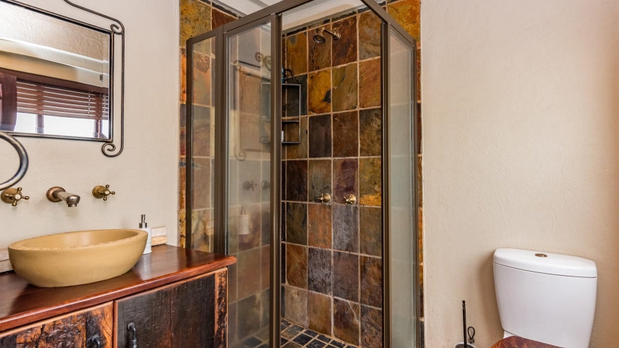 5 Bedroom Property for Sale in Featherbrooke Estate Gauteng