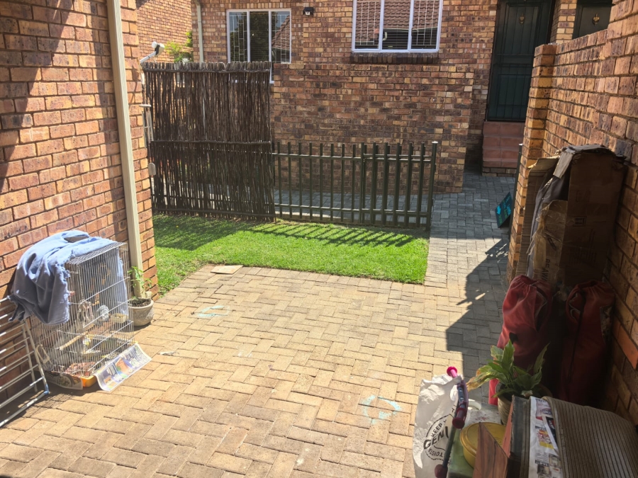 2 Bedroom Property for Sale in Allens Nek Gauteng