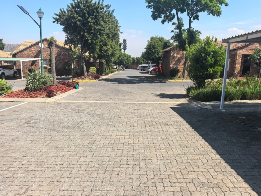 2 Bedroom Property for Sale in Allens Nek Gauteng