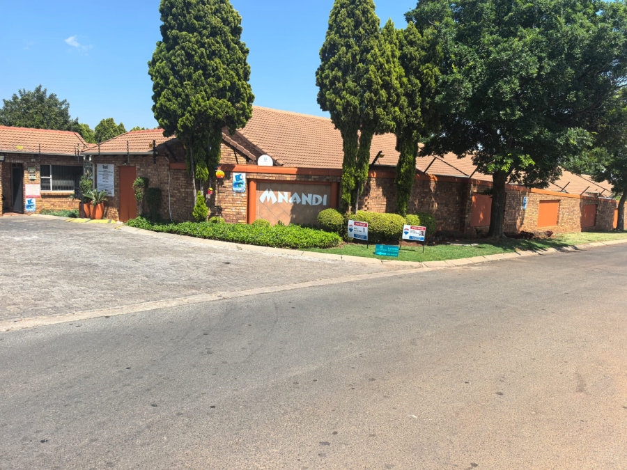 2 Bedroom Property for Sale in Allens Nek Gauteng