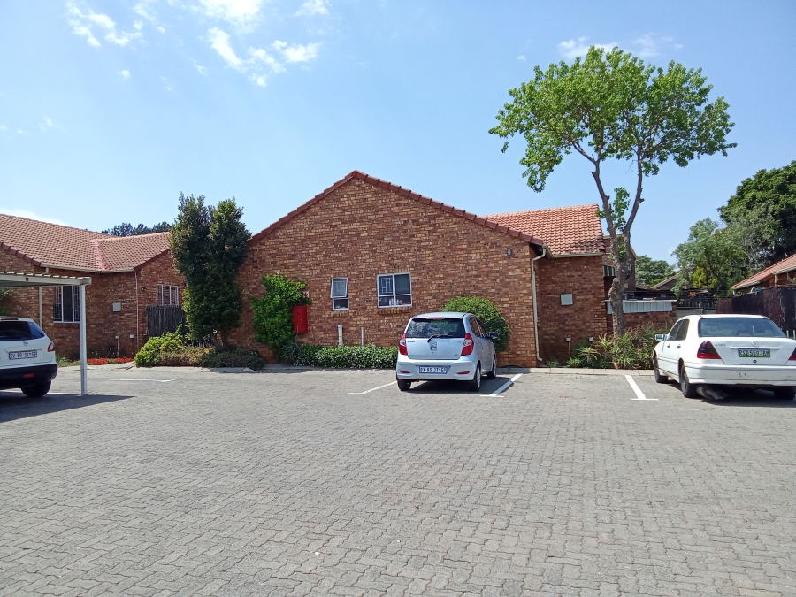 2 Bedroom Property for Sale in Allens Nek Gauteng
