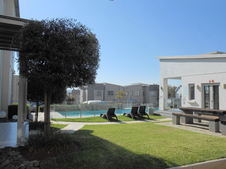 2 Bedroom Property for Sale in Beverley Gauteng