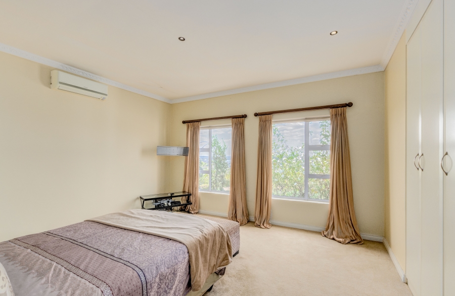 6 Bedroom Property for Sale in Cornwall Hill Gauteng