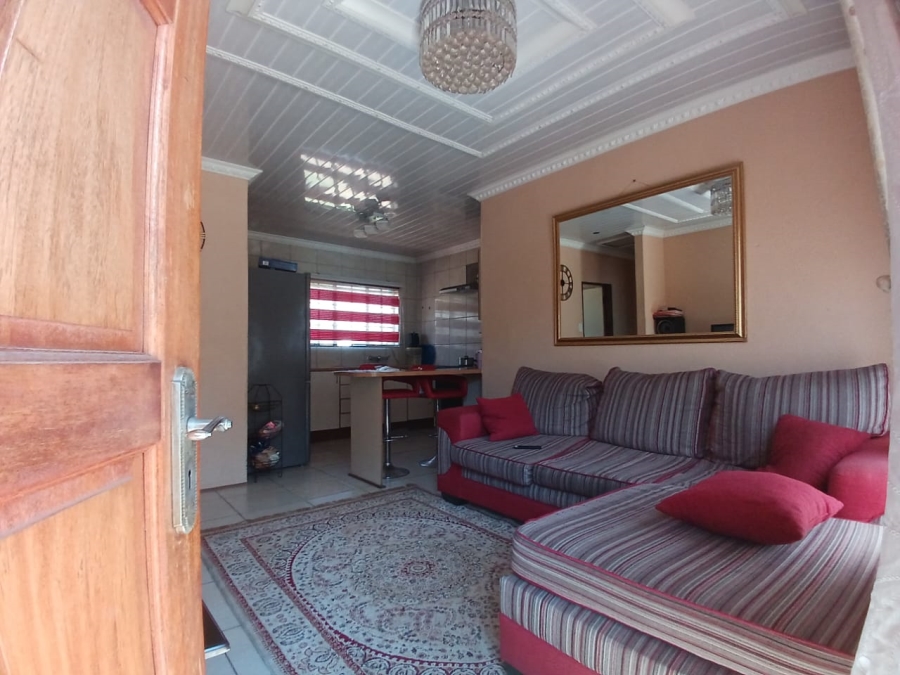 2 Bedroom Property for Sale in Toekomsrus Gauteng