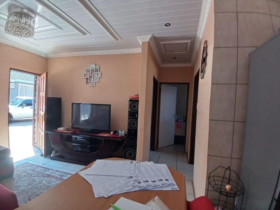 2 Bedroom Property for Sale in Toekomsrus Gauteng