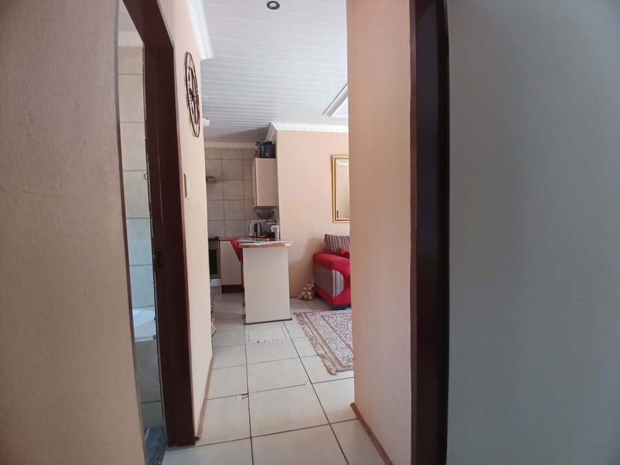 2 Bedroom Property for Sale in Toekomsrus Gauteng