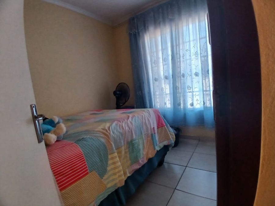 2 Bedroom Property for Sale in Toekomsrus Gauteng