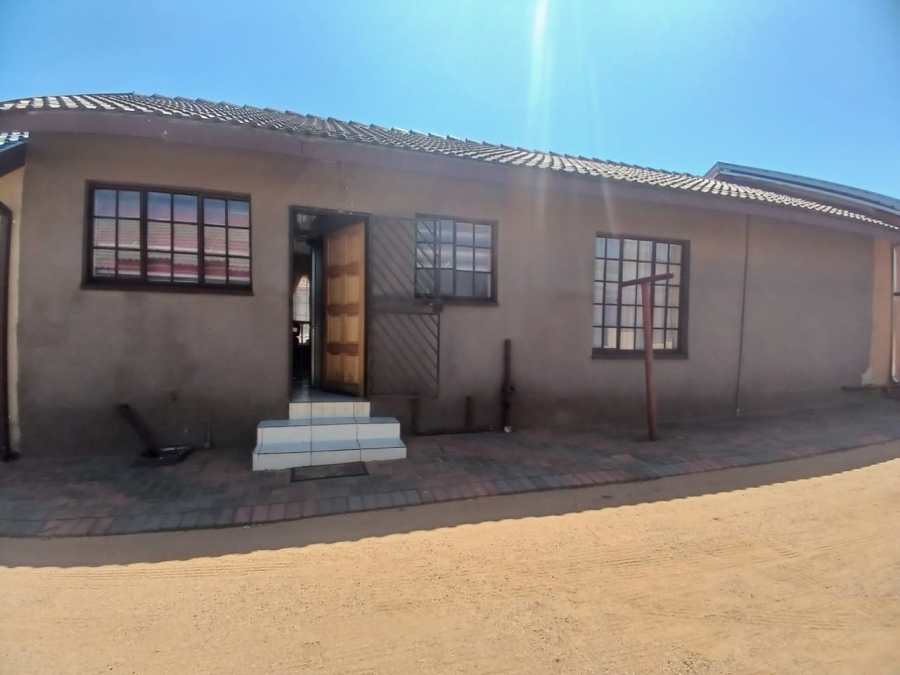 2 Bedroom Property for Sale in Toekomsrus Gauteng