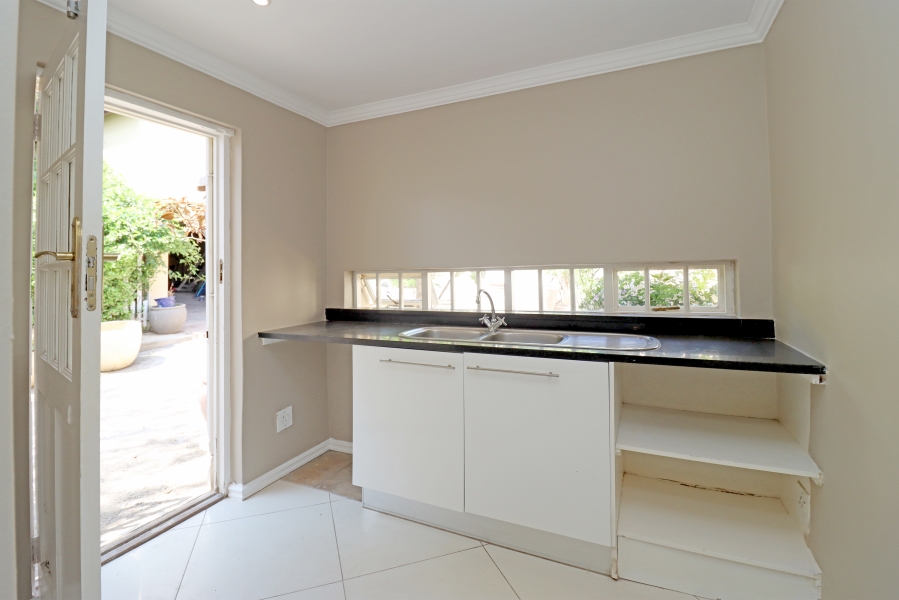 To Let 4 Bedroom Property for Rent in Parkwood Gauteng